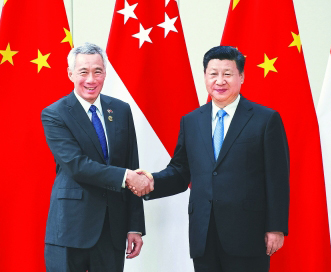习近平会见新加坡总理李显龙