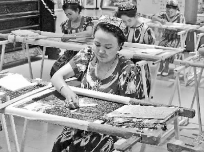 新疆阿克苏：民俗文化与产业结合助力群众脱贫
