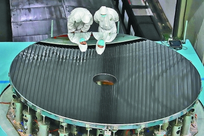 我成功研制世界最大口径单体碳化硅反射镜