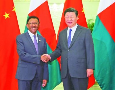 习近平会见马达加斯加总统埃里