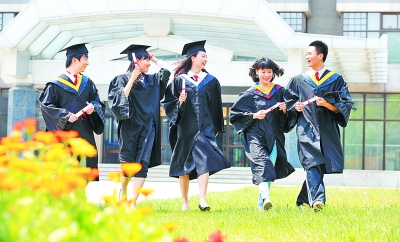 遵循“四个服务”方向 发展新时代高等教育