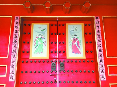 紫禁城里年味浓——故宫博物院实景展出春联年画