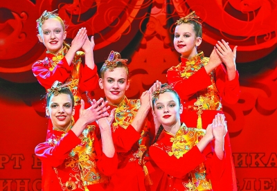 白俄罗斯学习汉语的学生举办元宵晚会