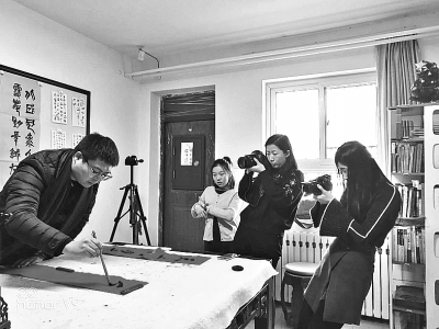 用现代方式记录传统 用现代方式记录传统