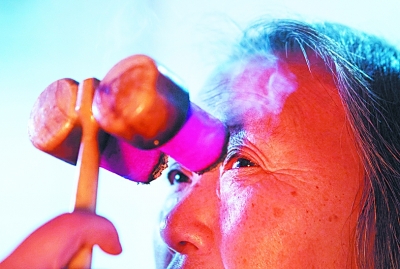 用影像记录中医文化