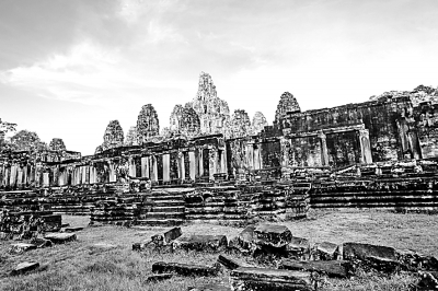东西融通中的柬埔寨文明