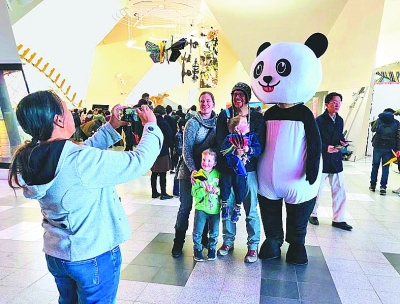 澳大利亚家庭走进“中国文化日”