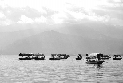 四川西昌邛海开海捕鱼