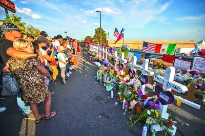 美国警方公布得州枪击案遇难者身份 至少有8名外国人