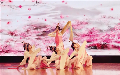 中国驻俄使馆举办留俄学生春节联欢会