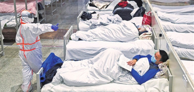 医生向他竖起大拇指