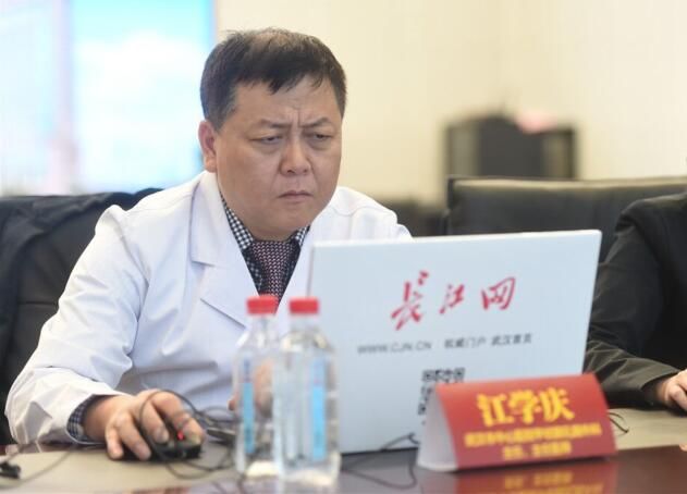 武汉市中心医院江学庆医生，不幸染病  他的生命，定格在55岁