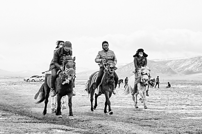 一个绿色、幸福、和谐的雪域新城