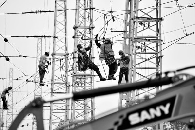 北京新丰台站京沪线、京广线普速铁路正式开始拨线作业