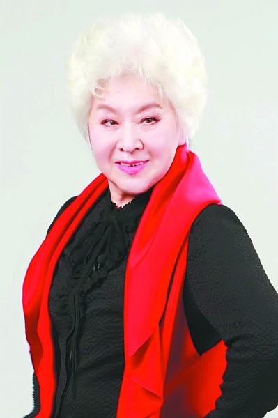 那个趴在台口儿看戏的小孩