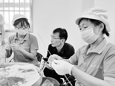 小康源自奋斗 小康点亮生活 小康源自奋斗 小康点亮生活