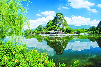 西江：绿涛更映肇庆美