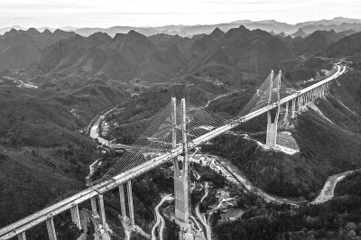 都安高速公路云雾大桥工程建设进展顺利