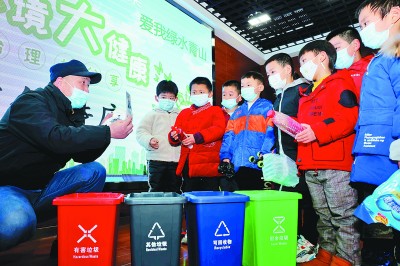 “限塑”宣传进社区