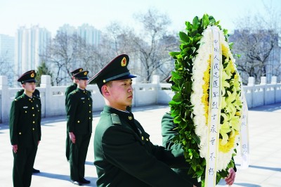 缅怀先烈铸忠诚 学史增信固初心