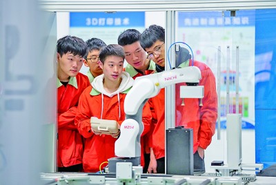 江西职业教育机构：专业建设与产业发展的有效衔接