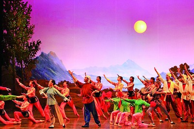翻身人看翻身戏 新歌剧唱新中国——《白毛女》的辉煌与传奇