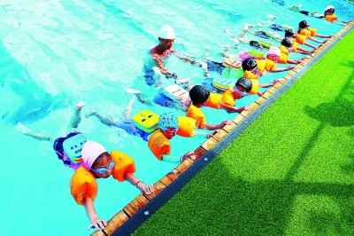 湖南省永州市：免费公益培训帮助学生掌握基本游泳知识