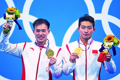 中国体育代表团又添三金 石智勇破世界纪录