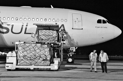 中国援助的抗疫物资运抵古巴哈瓦那