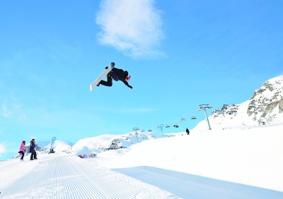 中国国家滑雪队在奥地利积极备战冬奥会
