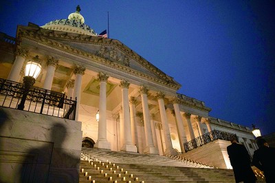 美国纪念国会山骚乱事件一周年