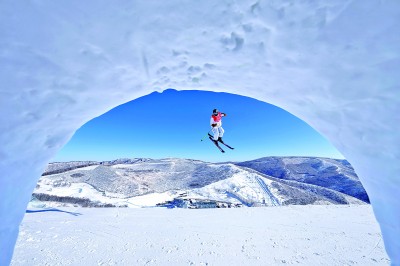 自由式滑雪女子坡面障碍技巧资格赛