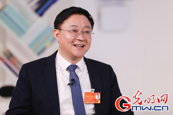刘庆峰代表：建议利用人工智能加强青少年抑郁症全量筛查