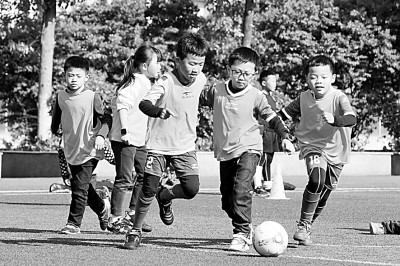 破除“唯分数论”，切实立德树人