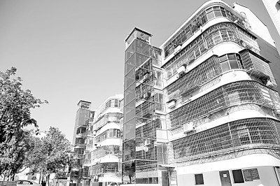 城市更新，重“面子”也要重“里子”