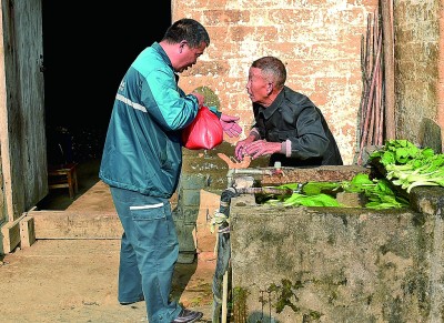 畅达邮路上，“信使”奔走忙