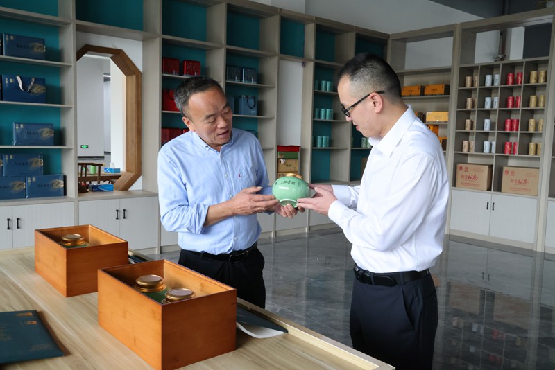 一起跨越看泰顺·共富故事丨共富金融专员精准助力“扩中”“提低”