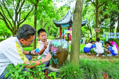 浙江长兴：五彩陶罐，扮靓美丽乡村