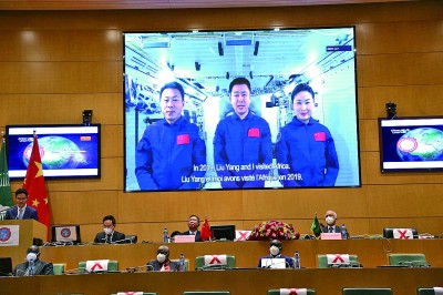 “天宫对话”：带着非洲青少年探索太空