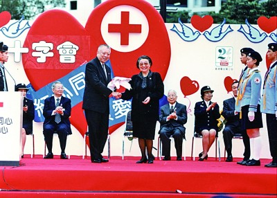 钱正英同志生平 钱正英同志生平