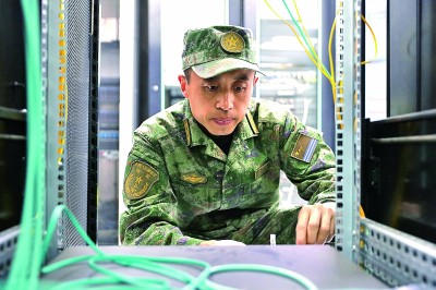 演训保障的“急先锋”——记海军指挥学院某中心副主任宋勇