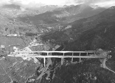 无岳高速鹭鸶河大桥 无岳高速鹭鸶河大桥