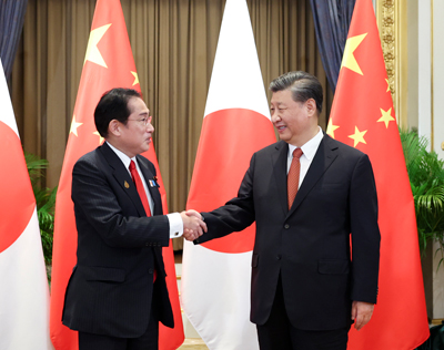 习近平会见日本首相岸田文雄