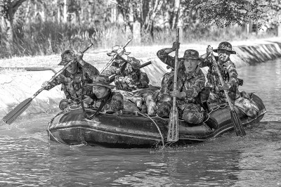 从战略高度领悟国防和军队现代化的宏阔擘画