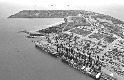 海南洋浦區域國際集裝箱樞紐港擴建工程開工儀式擧行