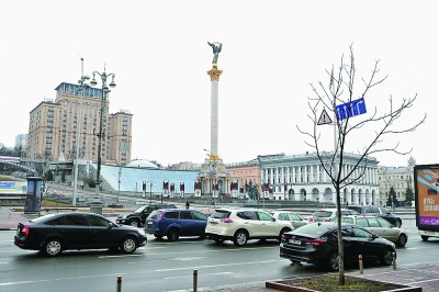 无情兵火背后的荒诞叙事