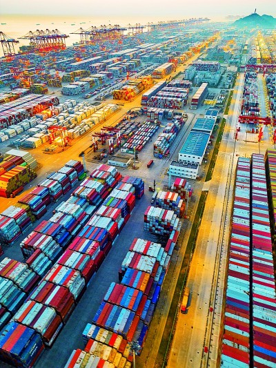 上海浦东：集装箱吞吐量稳中向好