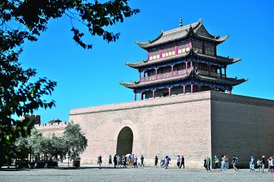 甘肃嘉峪关：关城迎来旅游热