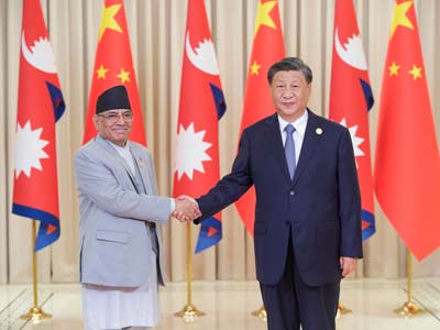 习近平会见尼泊尔总理普拉昌达
