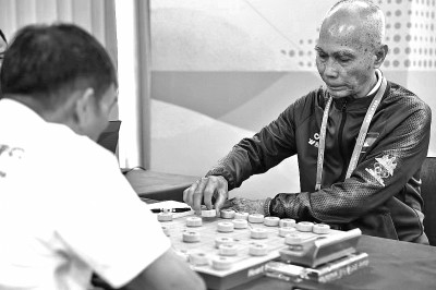 耄耋棋手 年轻心态